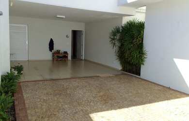 Imagem 1: Casa para venda 200m no Bairro Jardim Karaíba - Uberlândia com 4 suítes