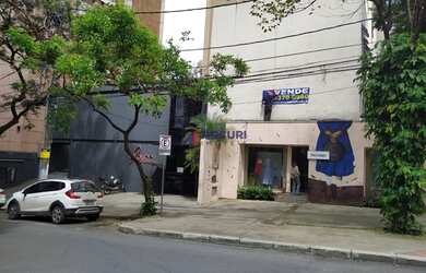 Imagem: O depósito possui 200m² de Área e está localizado em Lourdes