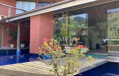 Imagem: A casa em condomínio possui 5 Dormitórios, 5 Banheiros, 4