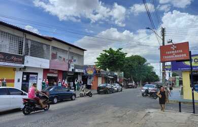 Imagem: A casa possui 4 Dormitórios, 4 Banheiros e 320m² de Área