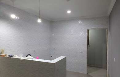 Imagem: A casa possui 3 Dormitórios, 2 Banheiros, 1 Vaga na garagem