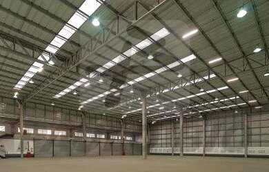 Imagem: O depósito possui 5 Vagas na garagem, 27.372m² de Área e