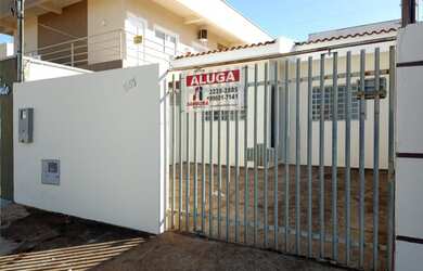 Imagem: A casa possui 2 Dormitórios, 1 Banheiro, 87m² de Área e