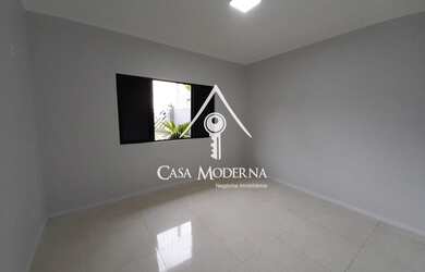 Imagem: A casa possui 2 Dormitórios, 2 Banheiros, 2 Vagas na garagem