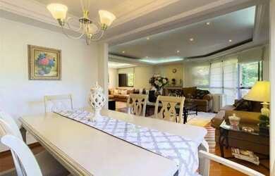 Imagem: O apartamento possui 3 Dormitórios, 5 Banheiros, 3 Vagas na