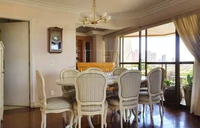 Imagem: O apartamento possui 3 Dormitórios, 5 Banheiros, 3 Vagas na