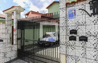 Imagem: A casa em condomínio possui 4 Dormitórios, 3 Banheiros, 3