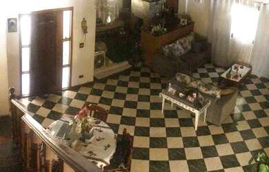 Imagem: A casa possui 4 Dormitórios, 2 Banheiros, 206m² de Área e