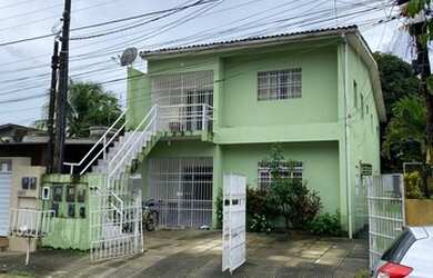 Imagem: A casa possui 3 Dormitórios, 1 Banheiro, 1 Vaga na garagem