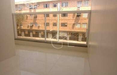 Imagem: A casa possui 3 Dormitórios, 2 Banheiros, 1 Vaga na garagem