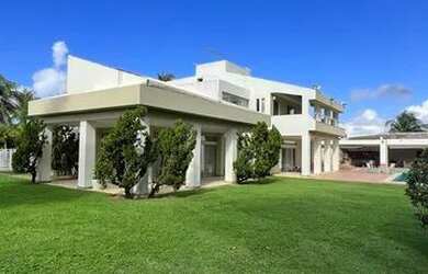 Imagem: A casa em condomínio possui 5 Dormitórios, 5 Banheiros, 5