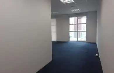 Imagem: O depósito possui 2 Vagas na garagem, 71m² de Área e está