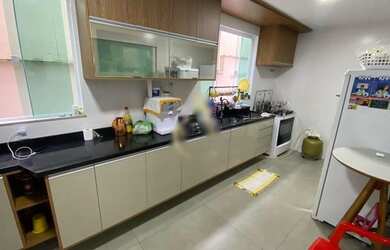 Imagem: A casa em condomínio possui 5 Dormitórios, 4 Banheiros, 5