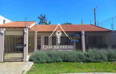 Imagem: A casa possui 2 Dormitórios, 3 Banheiros, 3 Vagas na garagem