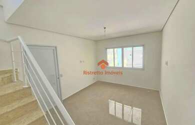 Imagem: A casa possui 3 Dormitórios, 3 Banheiros, 4 Vagas na garagem