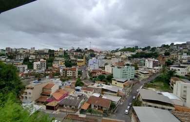 Imagem: Casa de 04 quartos, sendo uma suíte, 02 salas, 03 banheiros