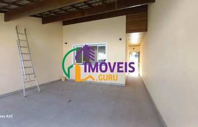 Imagem: A casa possui 2 Dormitórios, 1 Banheiro, 2 Vagas na garagem