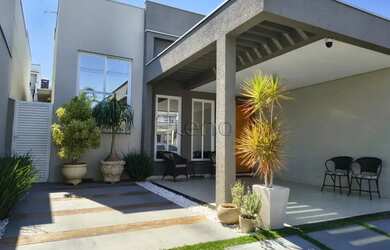 Imagem: A casa em condomínio possui 3 Dormitórios, 2 Banheiros, 2