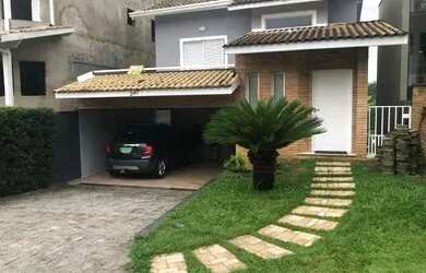 Imagem: A casa em condomínio possui 3 Dormitórios, 3 Banheiros, 4