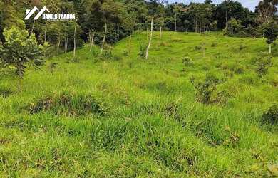 Imagem: O terreno possui 4.500m² de Área e está localizado em Comunidade