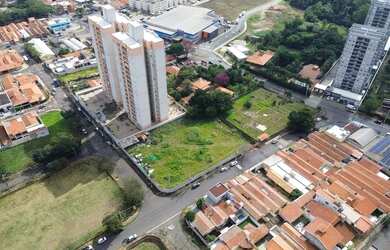 Imagem: O terreno possui 3.180m² de Área e está localizado em Piracicamirim