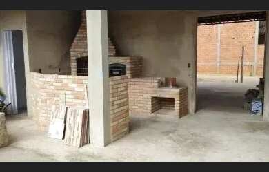 Imagem: A casa possui 2 Dormitórios, 2 Banheiros, 3 Vagas na garagem