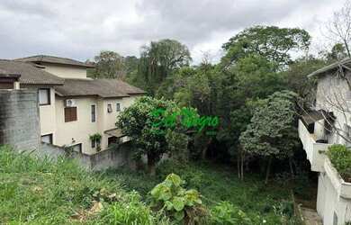 Imagem: O terreno possui 517m² de Área e está localizado em Golf