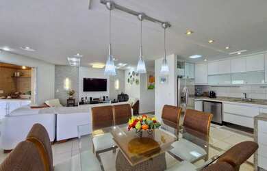 Imagem: O apartamento possui 3 Dormitórios, 1 Banheiro, 2 Vagas na