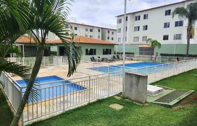 Imagem: A casa em condomínio possui 3 Dormitórios, 2 Banheiros, 1