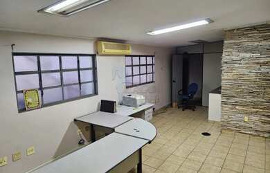 Imagem: O depósito possui 359m² de Área e está localizado em Bonfim