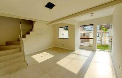 Imagem: A casa em condomínio possui 3 Dormitórios, 2 Banheiros, 3