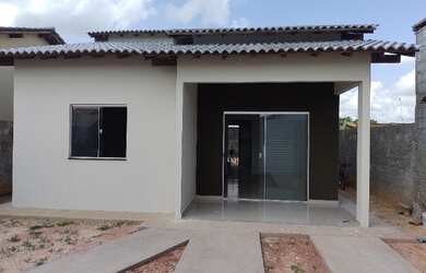 Imagem: A casa possui 2 Dormitórios, 2 Banheiros, 3 Vagas na garagem