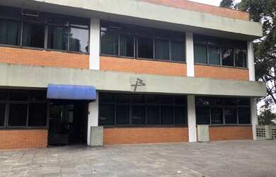 Imagem: O depósito possui 5 Vagas na garagem, 9.000m² de Área e