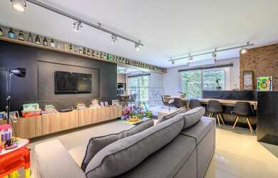 Imagem: A casa em condomínio possui 4 Dormitórios, 4 Banheiros, 2