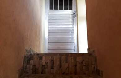 Imagem: A casa possui 2 Dormitórios, 1 Banheiro e está localizado