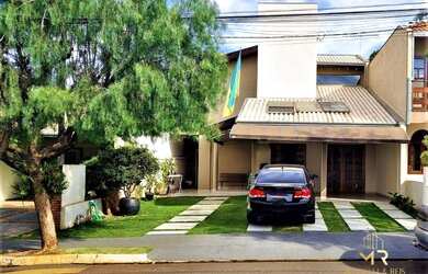 Imagem: A casa em condomínio possui 4 Dormitórios, 3 Banheiros, 2