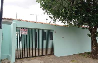 Imagem: A casa possui 2 Dormitórios, 1 Banheiro, 83m² de Área, Imóvel