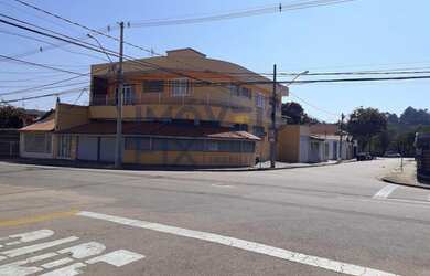 Imagem: A casa possui 3 Dormitórios, 4 Banheiros, 3 Vagas na garagem