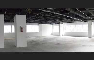 Imagem: O depósito possui 4 Vagas na garagem, 508m² de Área e está