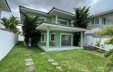 Imagem: A casa em condomínio possui 4 Dormitórios, 5 Banheiros, 4