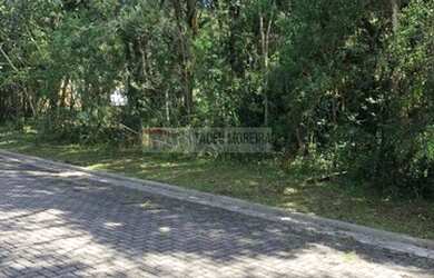 Imagem: O terreno possui 645m² de Área e está localizado em Gramado