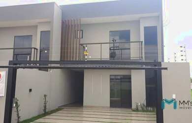 Imagem: A casa possui 3 Dormitórios, 2 Banheiros, 2 Vagas na garagem