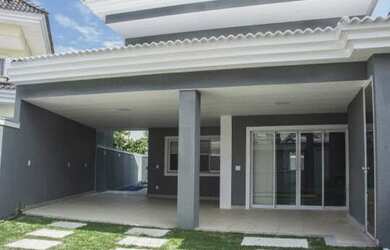 Imagem: A casa em condomínio possui 5 Dormitórios, 5 Banheiros, 3