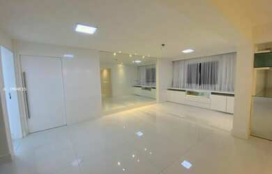 Imagem: O apartamento possui 4 Dormitórios, 5 Banheiros, 2 Vagas na