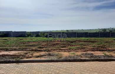 Imagem: O terreno possui 393m² de Área e está localizado em São