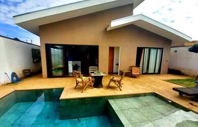 Imagem: A casa em condomínio possui 3 Dormitórios, 4 Banheiros, 4