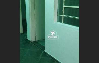 Imagem: A casa possui 4 Dormitórios, 4 Banheiros, 5 Vagas na garagem