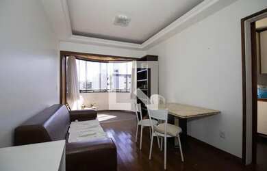 Imagem: O apartamento possui 1 Dormitório, 2 Banheiros, 1 Vaga na garagem