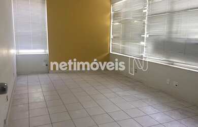 Imagem: O depósito possui 1 Vaga na garagem, 35m² de Área e está