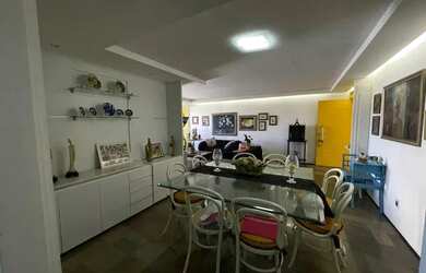 Imagem: O apartamento possui 2 Dormitórios, 3 Banheiros, 2 Vagas na